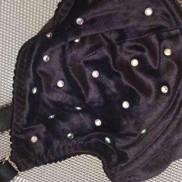 KissKill Velvet Crystal Bra - Picture 6 of 11